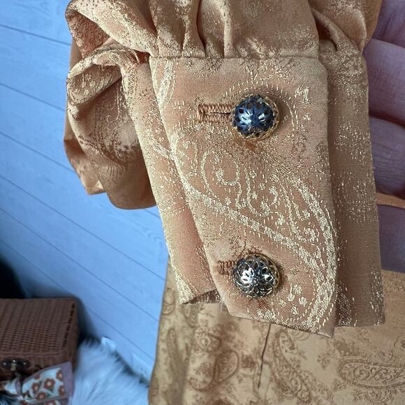Vintage 80’s mustard gold paisley blouse with draped neckline size medium - Picture 5 of 6